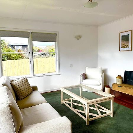 Serene Lake Taupo Abode 외부 사진